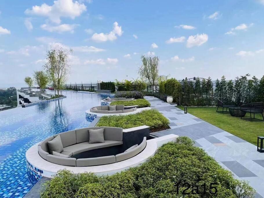 Astra Sky River High Floor,3 Bedrooms 97㎡ 山景房带浴缸 شيانغ ماي المظهر الخارجي الصورة